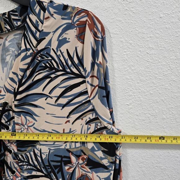 Beach Break 3/4 Sleeved, beach dress with a floral print and a coral-colored M - Picture 8 of 11